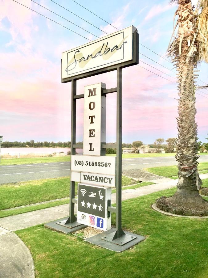 Sandbar Motel Lakes Entrance Exterior photo