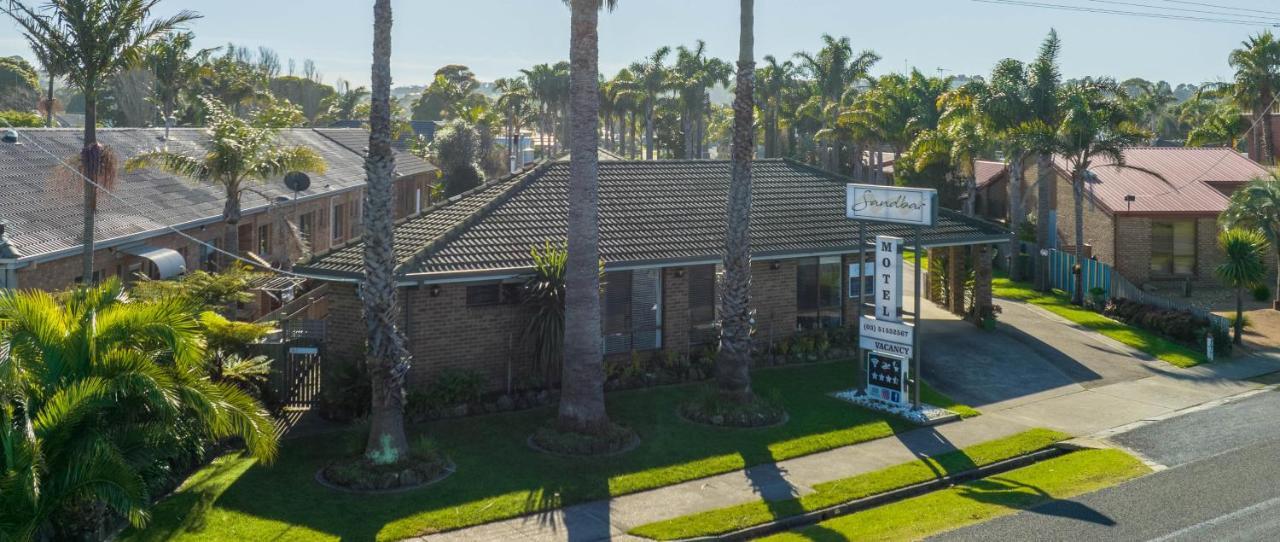 Sandbar Motel Lakes Entrance Exterior photo