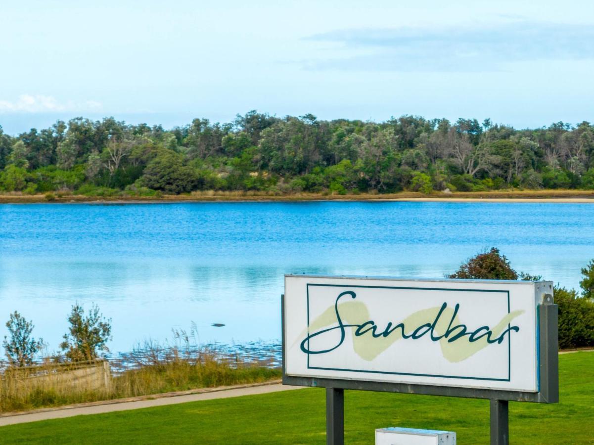 Sandbar Motel Lakes Entrance Exterior photo