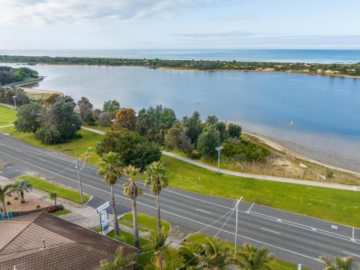 Sandbar Motel Lakes Entrance Exterior photo