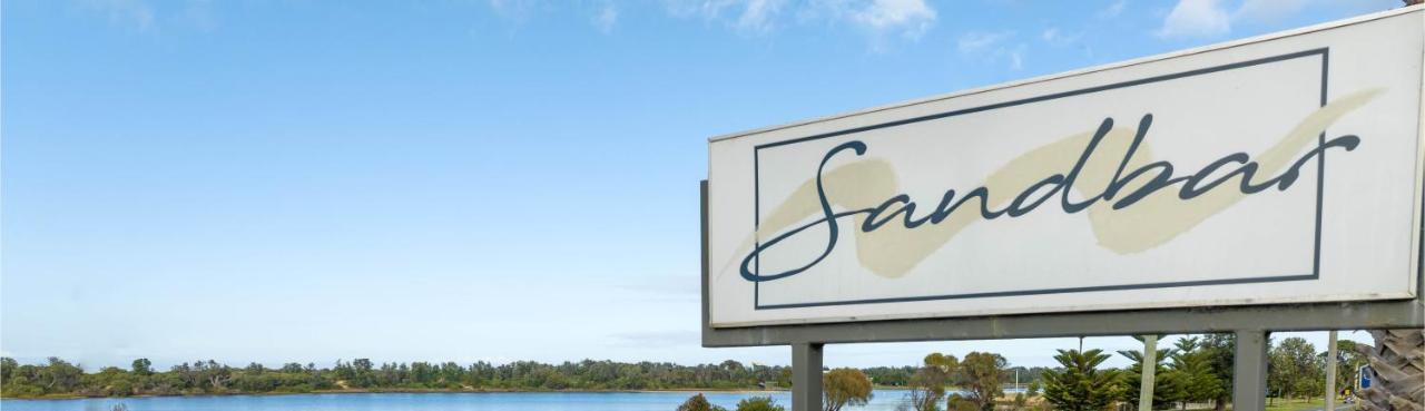 Sandbar Motel Lakes Entrance Exterior photo